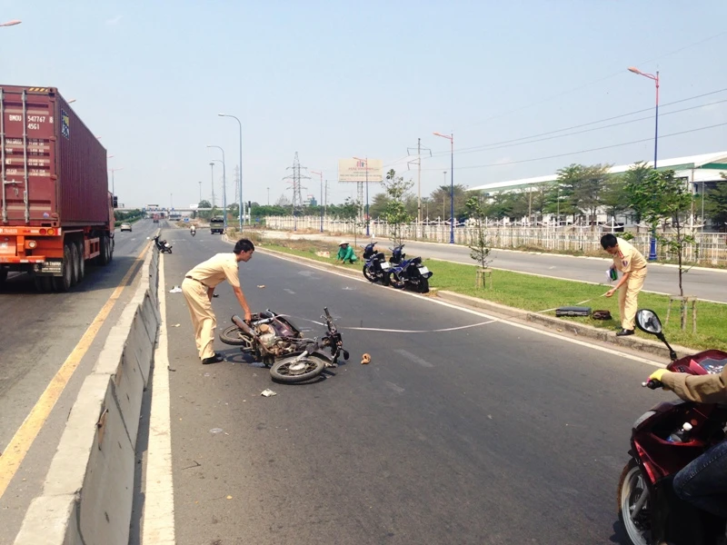 Người phụ nữ nhập viện vì đi xe máy ngược chiều ảnh 2